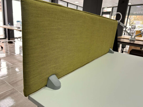 Преграден панел за бюро