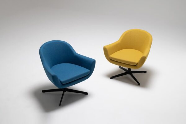 Кресло KARA – дизайнерски офис модел с метална основа