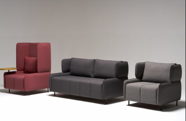 "Акустичен диван PUPA с висок гръб – дизайнерски модел за офис и home office пространства"